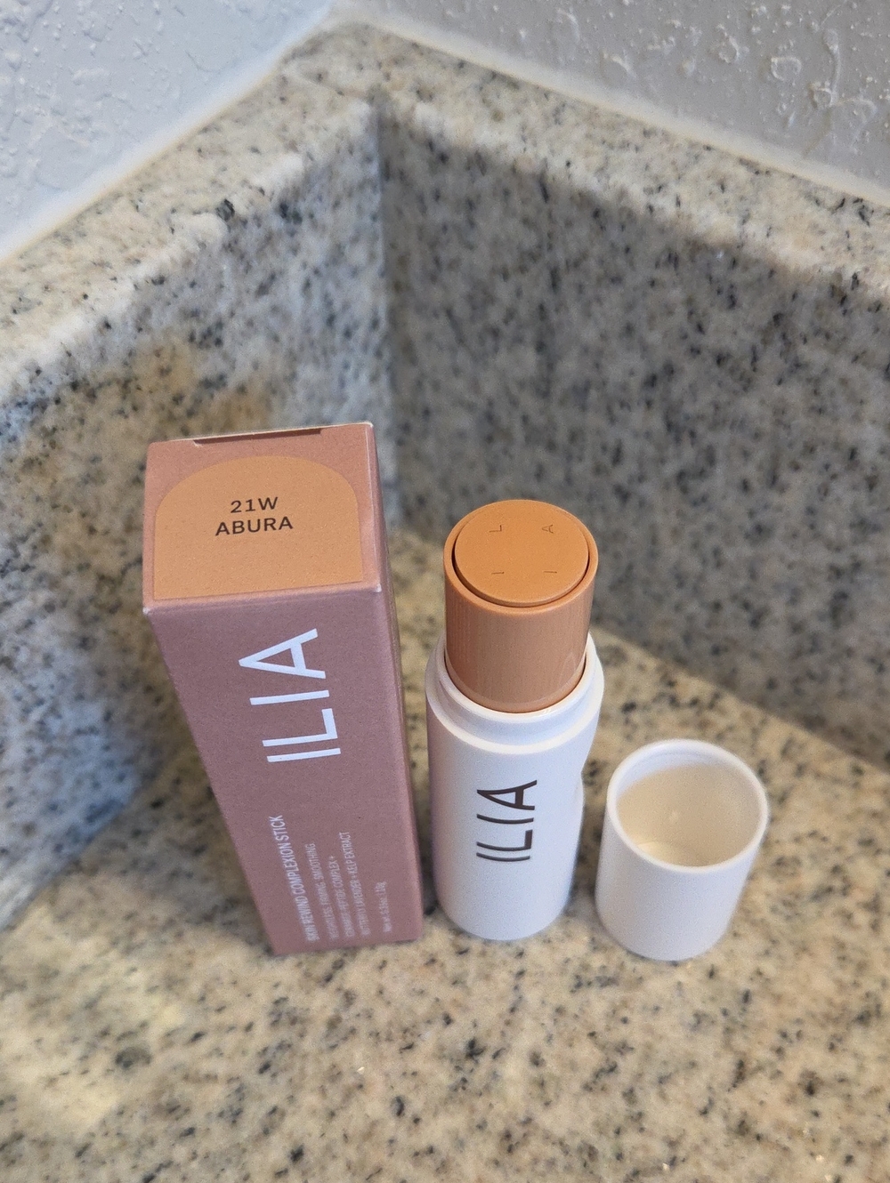 ILIA Beauty Skin Rewind Complexion Stick in: 21W Abura